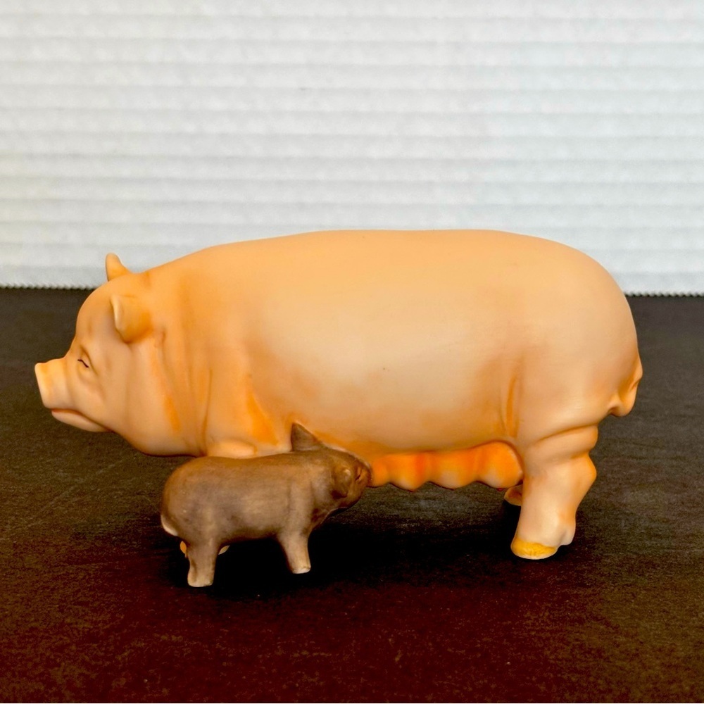 Vintage Enesco 1990 Porcelain Mama Pig & Feeding Piglet Figurine